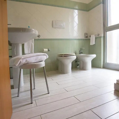 شقة Leonardo بريشا