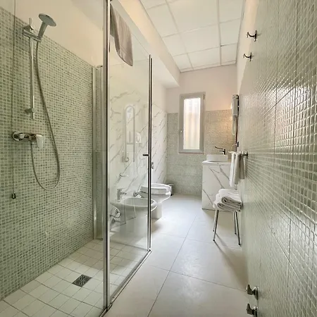 Leonardo Apartment *