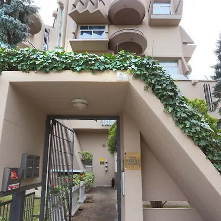 Leonardo Apartament *